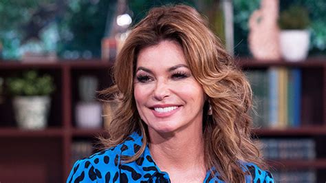 Shania Twain Explains Why She Did Nude Photoshoot In The。